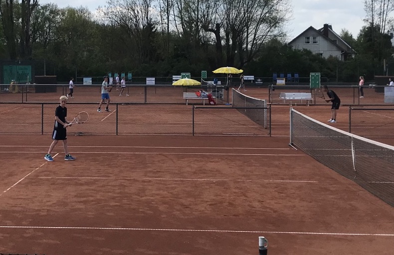 Tennis Teams trumpfen auf