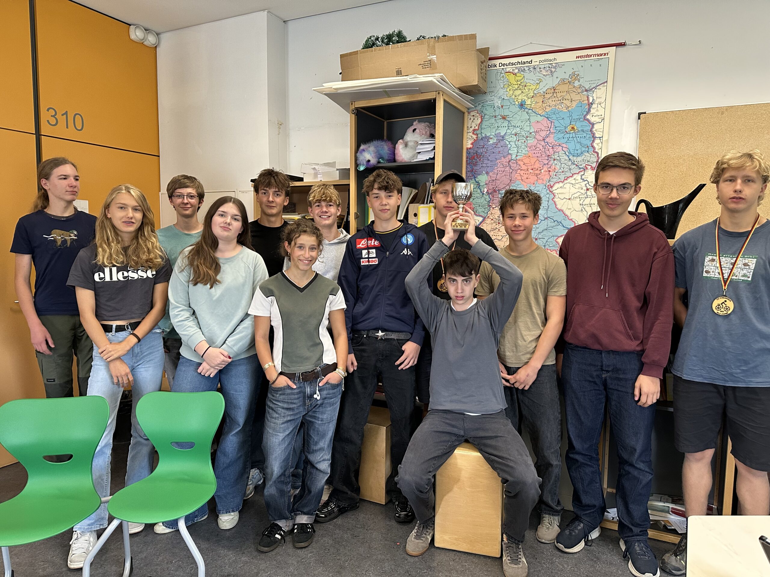 6 Mille Legenden, 36 Bäume und den Lehrkörper abgehängt